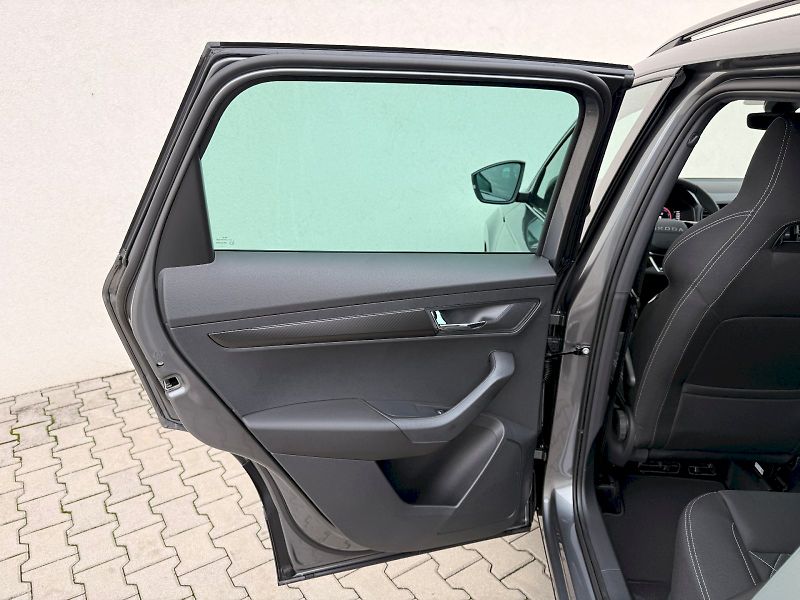 Škoda Karoq (2025) SPORTLINE TSI 1.5/110KW 7AP - fotka 27 z 35