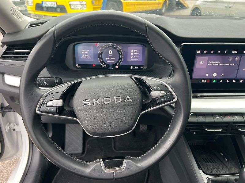 Škoda Octavia TOP SELECTION 1,5 TSI 110kW - fotka 11 z 26
