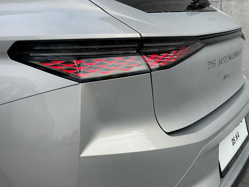DS Automobiles DS N°4 (2026) ETOILE HYBRID 145 - fotka 25 z 31