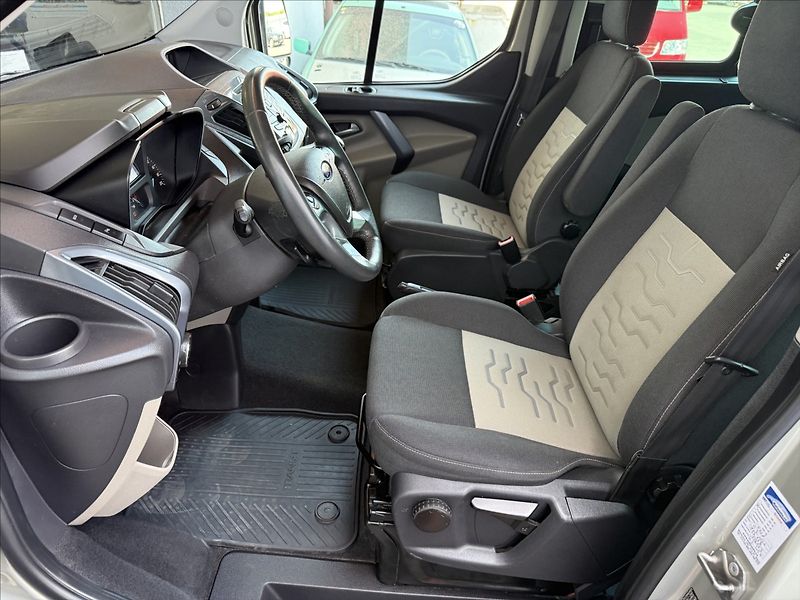 Ford Tourneo Custom 2,2 Titanium 113tkm! 1maj. - fotka 11 z 31