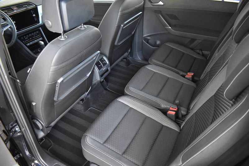 Volkswagen Touran (2023) 1.5TSI 110kW DSG, LED - fotka 11 z 26