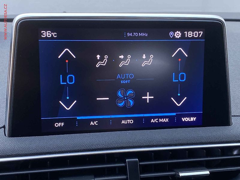Peugeot 3008 (2021) 1.2 PT, ČR, AC, park.čidla - fotka 16 z 17
