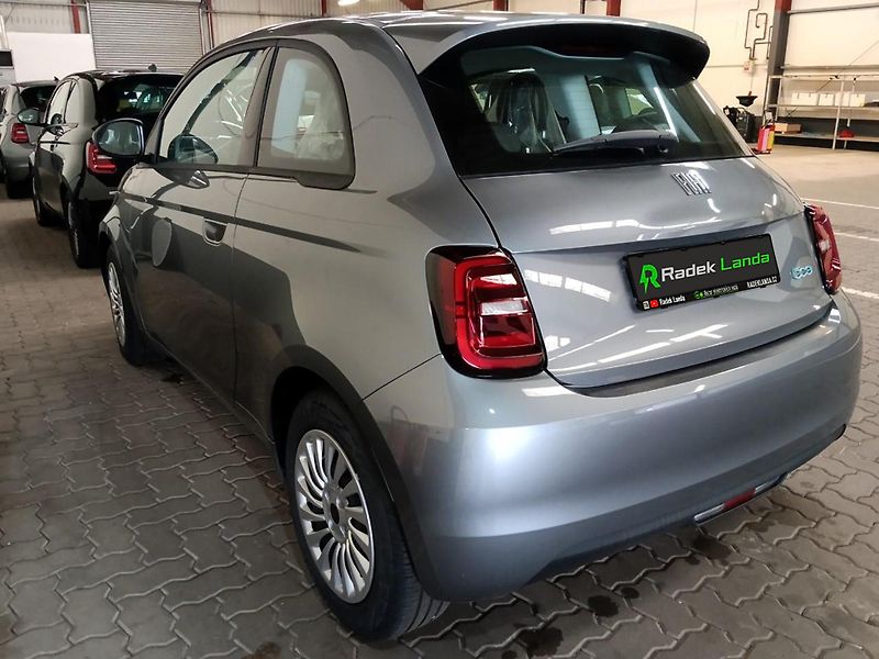 Fiat 500e (2022) Action, 100km, nový vůz - fotka 2 z 10