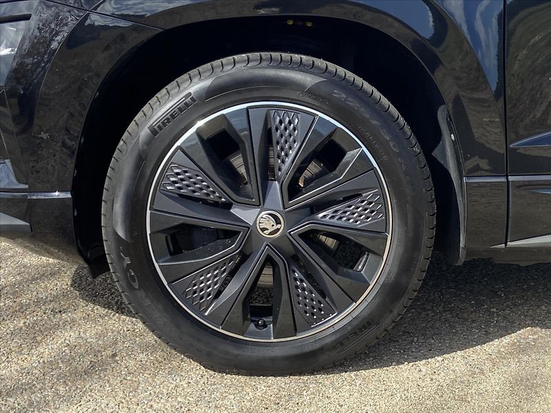 Škoda Karoq 2,0 TDI DSG Sportline 4x4 DPH - fotka 30 z 37