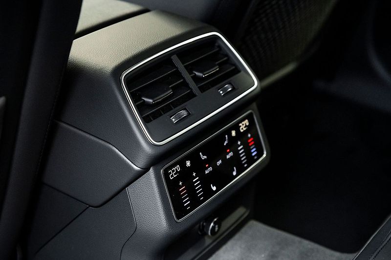 Audi A6 50 TDI quattro Avant S line - fotka 14 z 24