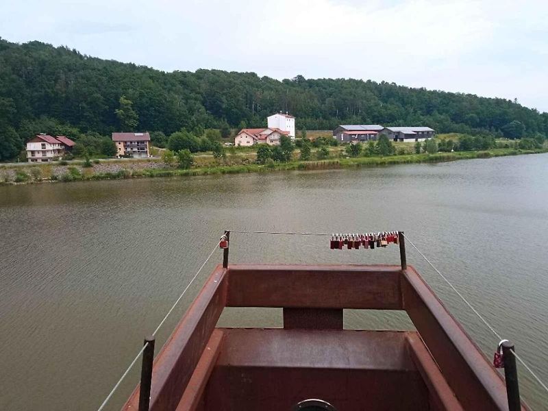 Pro ornitologa ráj, pro běžného turistu zážitek. To je Dračí jezero.