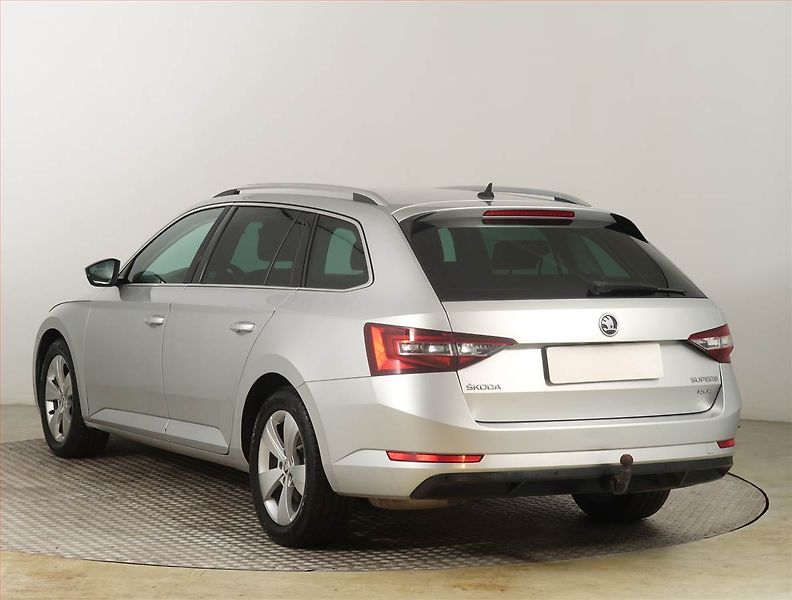 Škoda Superb (2016) 2.0 TDI 4x4, 4X4, Automat, ČR - fotka 4 z 27