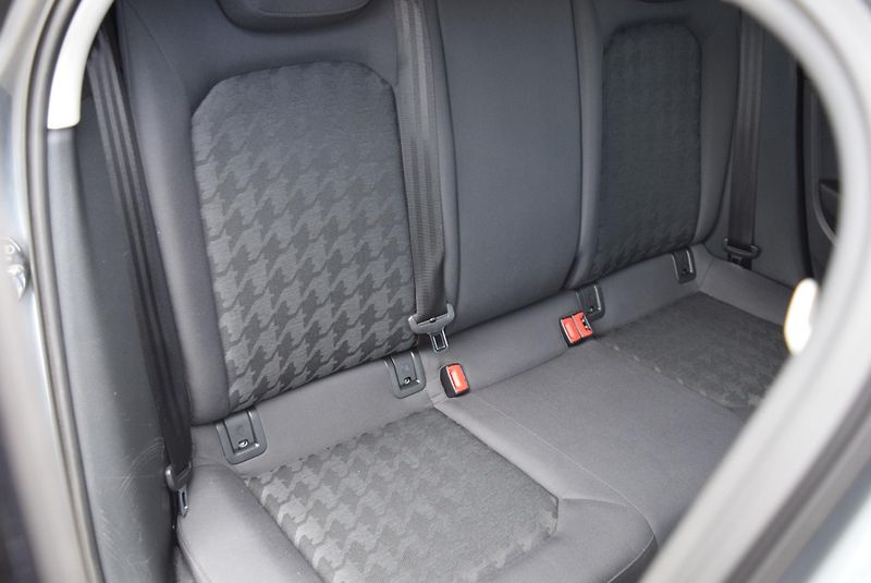 Audi A3 (2014) 1.2TSI 77kw AMBIENTE NAVI VÝHŘ - fotka 39 z 45