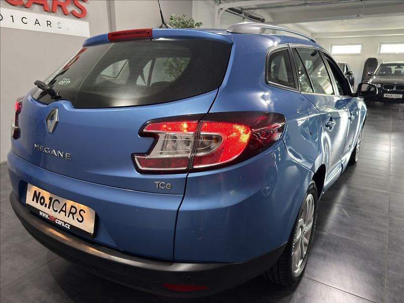 Renault Mégane 1,2   TCe 130 PARIS DELUXE TOP - fotka 29 z 42
