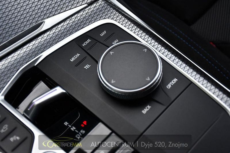 BMW Řada 3 320D xDrive M-SPORT ČR 1.M - fotka 35 z 60