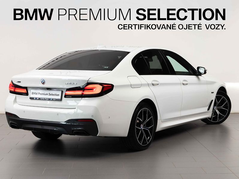 BMW Řada 5 545e xDrive Sedan - fotka 6 z 23