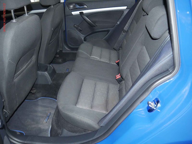 Škoda Octavia (2009) 1.6 TDi, ČR, AC, TZ, navi - fotka 10 z 15