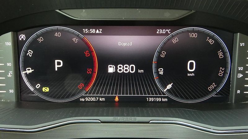Škoda Superb Combi 2,0 TDI DSG Style - fotka 14 z 25