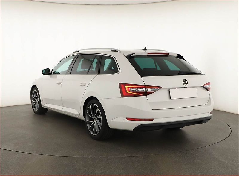 Škoda Superb (2017) Laurin&Klement 2.0 TDI, Kůže - fotka 4 z 20