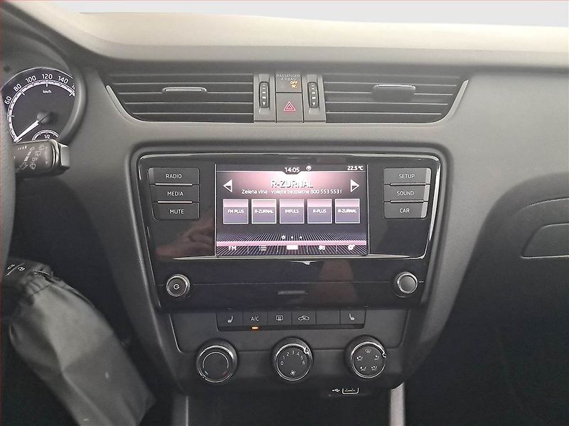 Škoda Octavia (2019) Ambition 1.0 TSI, Tempomat - fotka 12 z 14