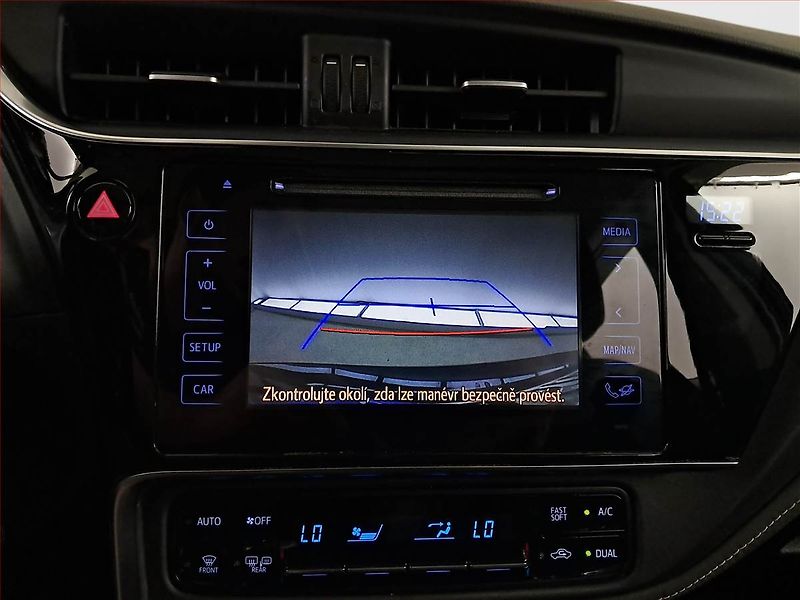 Toyota Corolla (2018) 1.6 Valvematic, Tempomat - fotka 19 z 20