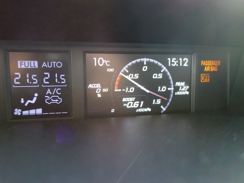 Subaru WRX (2015) 2.5T 227kW PREMIUM - fotka 17 z 32