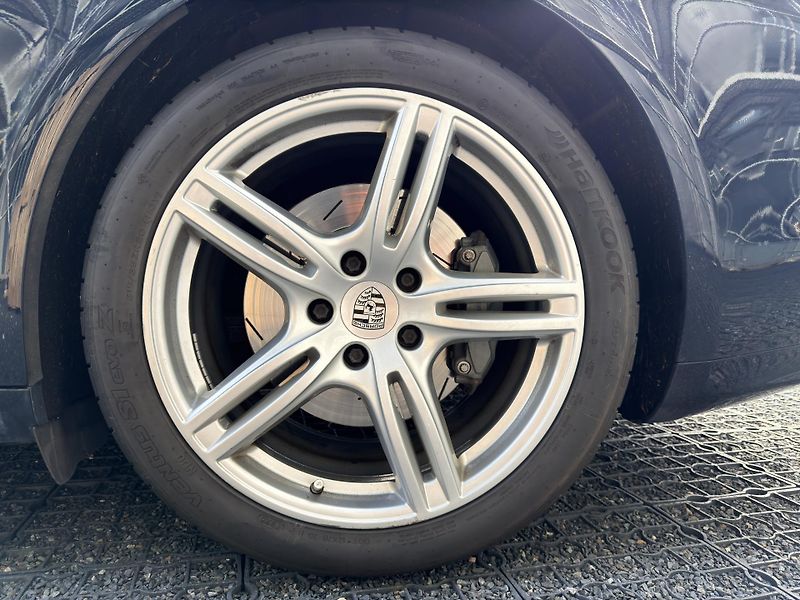 Porsche Panamera (2019) 4S Sport 2.9 324 kW CHRONO - fotka 15 z 51