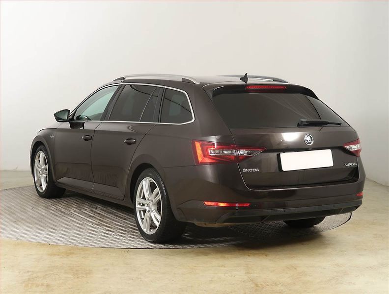 Škoda Superb (2016) Laurin&Klement 2.0 TDI - fotka 4 z 28