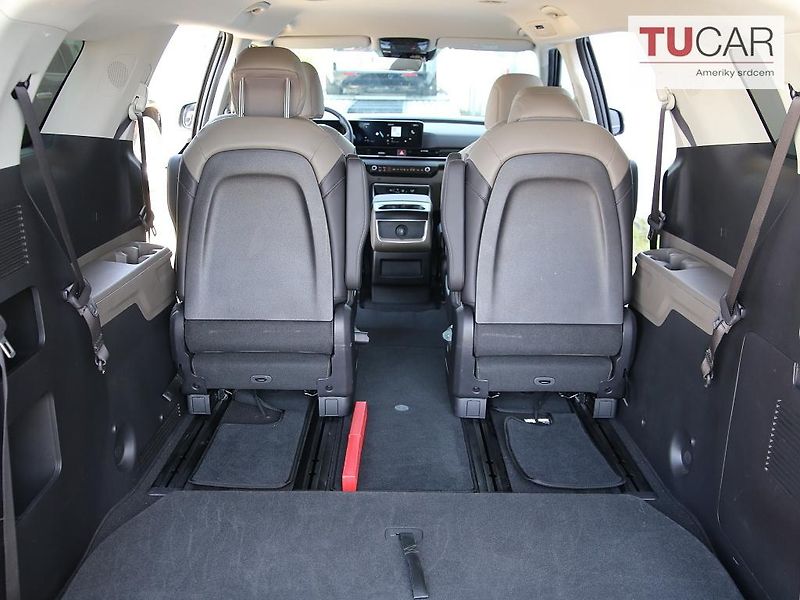 Kia Carnival (2024) 2.2 Diesel Automat 6+3 místa - fotka 29 z 33