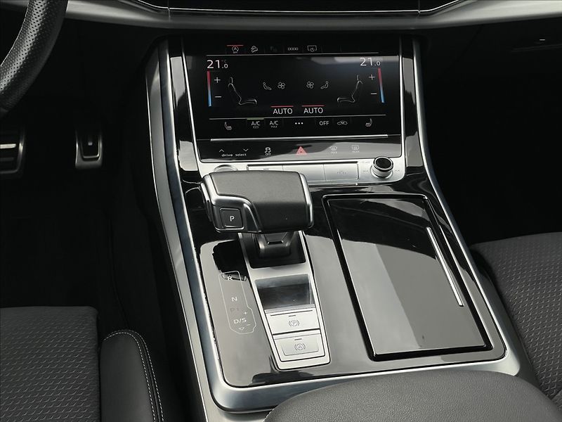 Audi Q7 3,0 50 TDI quattro S line - fotka 13 z 23