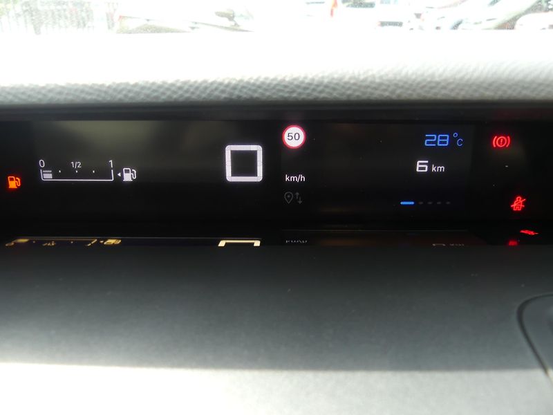 Citroën C3 (2026) PLUS Turbo 100k Manual - fotka 14 z 20