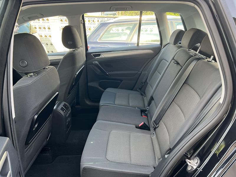 Volkswagen Golf Sportsvan 1.4TSi 92kw DSG KLIMA - fotka 27 z 48