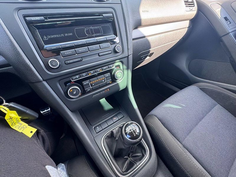 Volkswagen Golf (2011) STYLE 1,2 TSI 63 KW STK TAŽNÉ - fotka 31 z 50