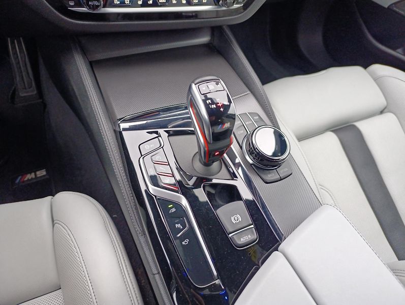 BMW M5 COMPETITION 460kW KARBON DPH  - fotka 27 z 37