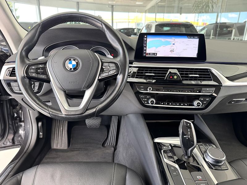 BMW Řada 5 530i xDrive*360Kam*KeyLess*TOP - fotka 9 z 45