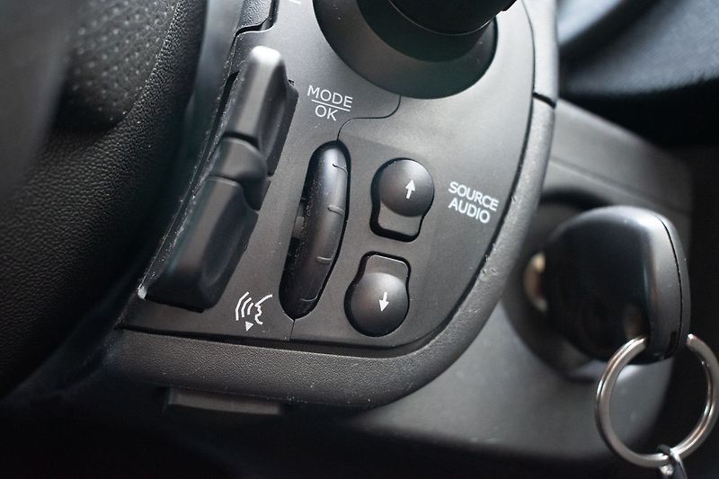 Renault Kangoo 1.6i Authentique*TAŽNÉ*KLIMA* - fotka 17 z 25
