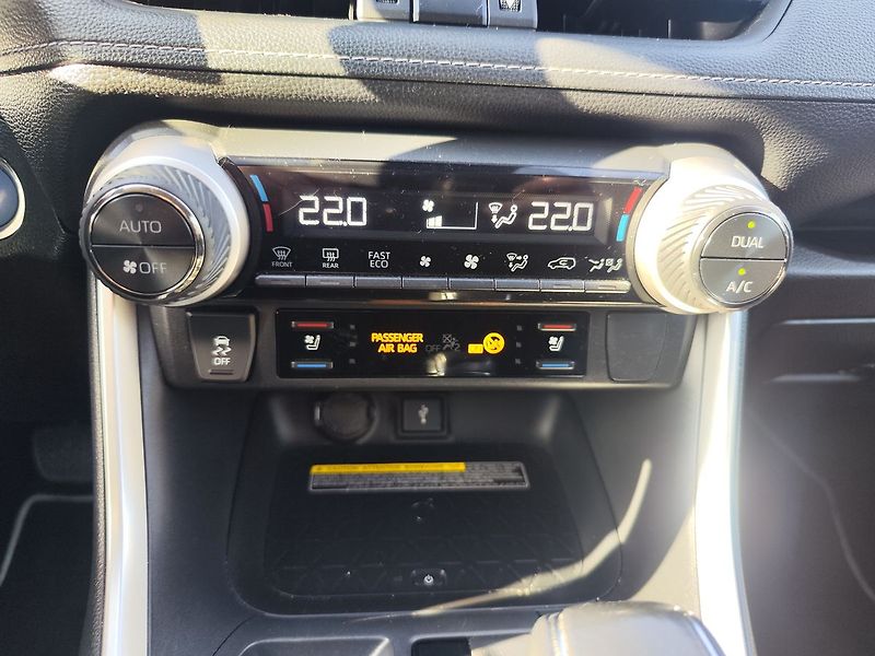 Toyota RAV4 2.5 HEV/163kW Executive e-CVT - fotka 23 z 35