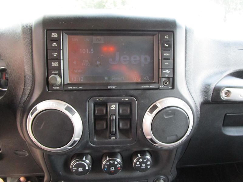Jeep Wrangler 2,8D-147KW-4x4+NOVÝ OLEJ - fotka 15 z 20