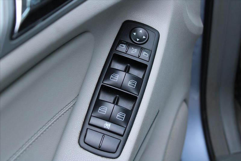 Mercedes-Benz Třídy M ML 350 CDI 170kW 4MATIC ČR - fotka 21 z 22