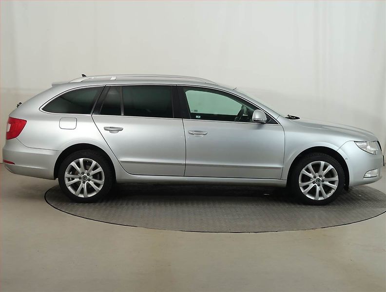 Škoda Superb (2013) Ambition 1.8 TSI, 4X4, Xenony - fotka 6 z 13