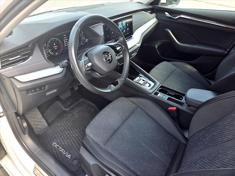 Škoda Octavia 1,5 eTSi DSG Style NEHAVAR. ČR - fotka 9 z 22