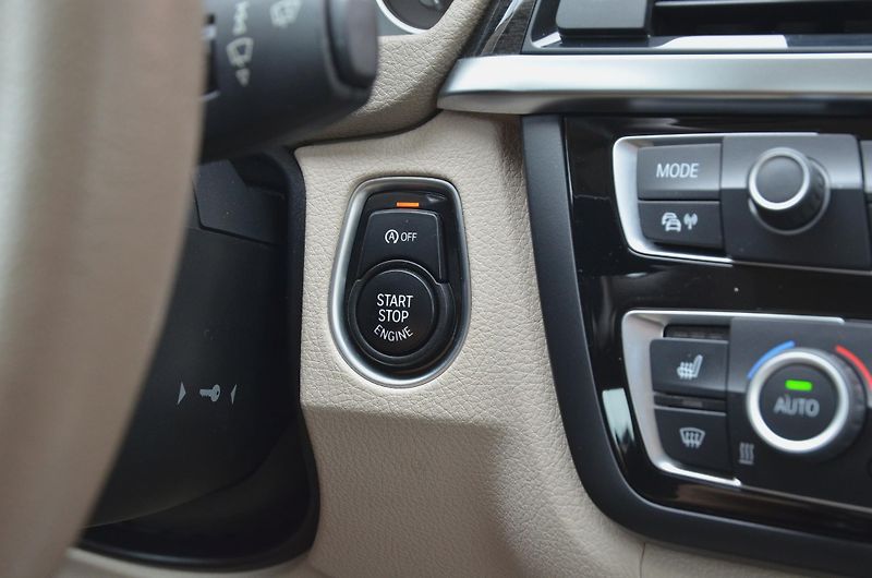 BMW Řada 4 (2015) 435d xDrive 230kW / ČR / LED   - fotka 32 z 43