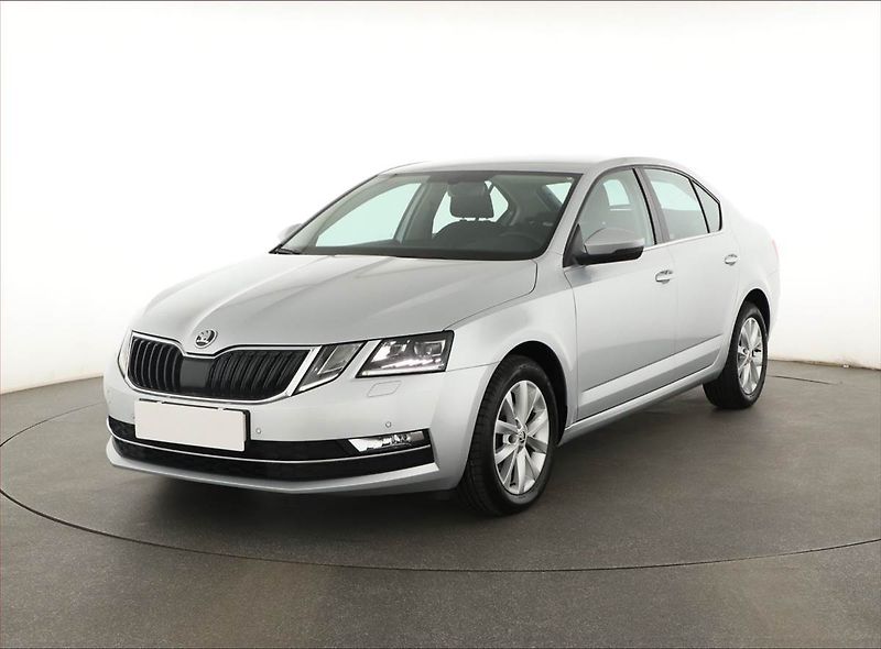 Škoda Octavia (2018) Style 1.6 TDI, ČR,1.maj - fotka 2 z 14