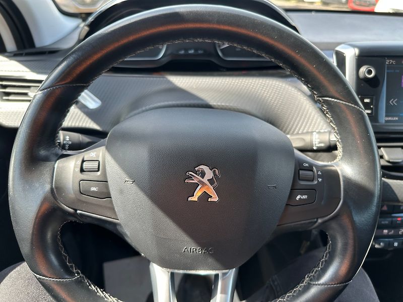 Peugeot 208 (2017) Style - fotka 17 z 22