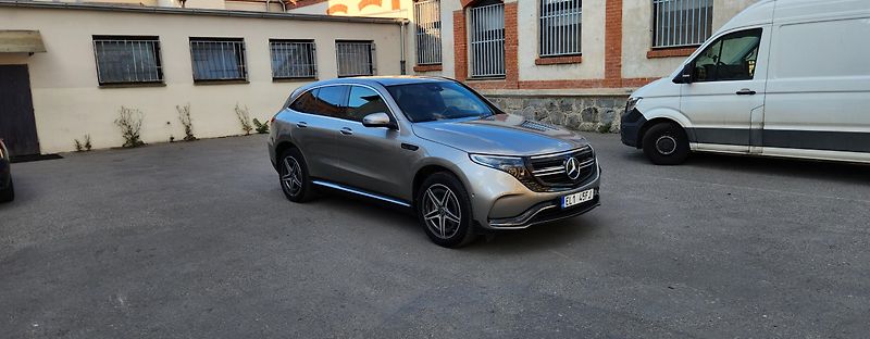 Mercedes-Benz EQC (2022) 400 4M AMG SOH 94,5% 85kWh - fotka 1 z 50