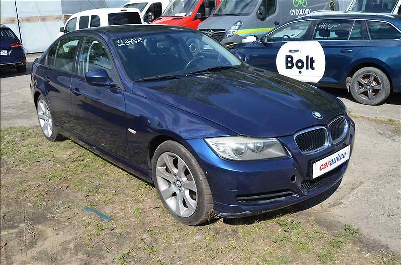 BMW Řada 3 (2010) 316D - fotka 3 z 20