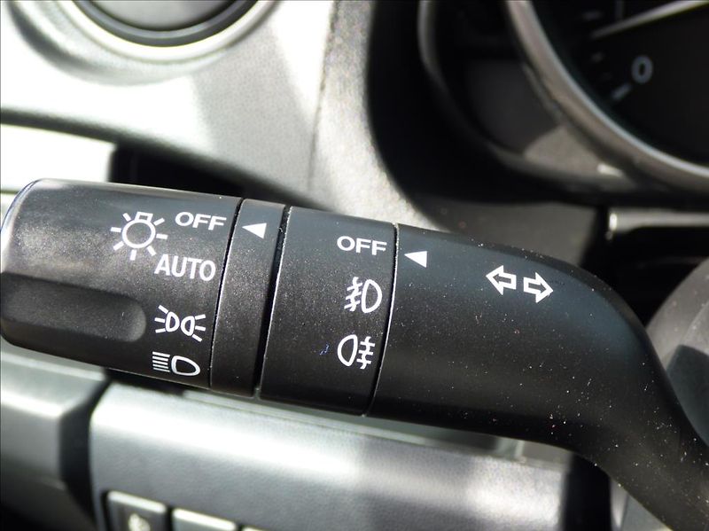 Mazda 5 2,0 MZR,7 míst,Digi Klima,  Se - fotka 35 z 50