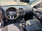 Kia Ceed (2010) 1.4SW - náhled 31