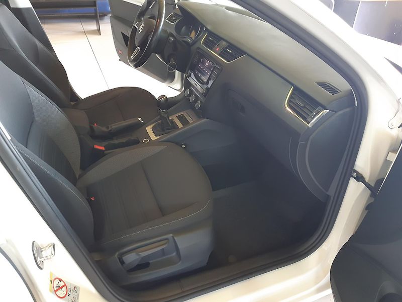 Škoda Octavia 2.0 TDI COMBI KLIMA 122000km!! - fotka 17 z 17