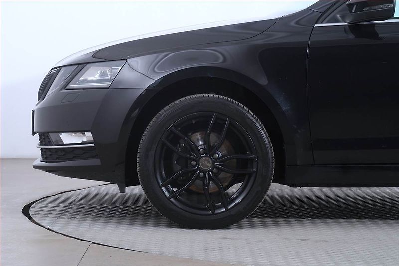 Škoda Octavia (2017) 1.5 TSI, Serv.kniha, Navi - fotka 14 z 22