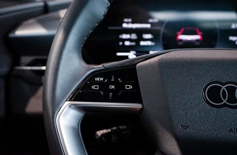 Audi Q6 e-tron Q 360kam Tažné Auto. Park. - fotka 17 z 38