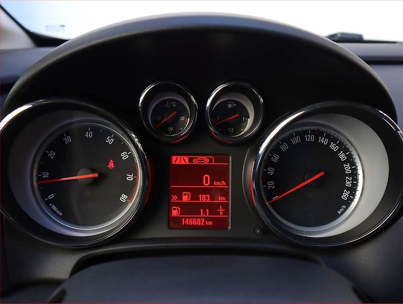 Opel Astra (2015) 1.4 T, Serv.kniha, Tempomat - fotka 11 z 18