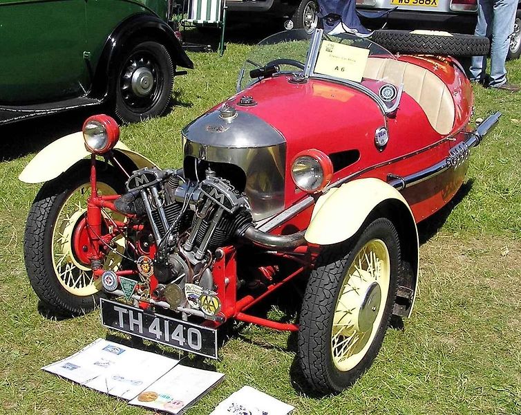Holandský poštovní sbor vybavený motocykly Matchless.