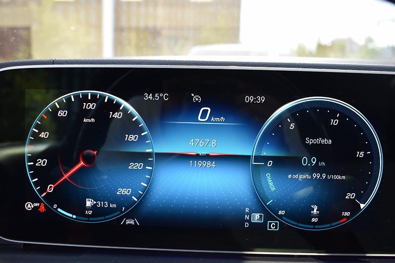 Mercedes-Benz GLE (2021) GLE 350d AMG/Night paket/Panor - fotka 13 z 57
