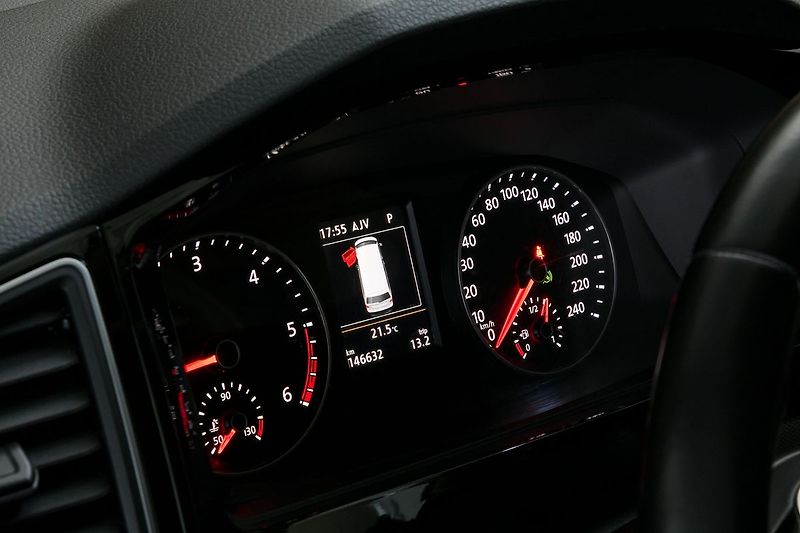 Volkswagen Multivan 2.0TDI 146KW DSG 4x4 Highline - fotka 26 z 30